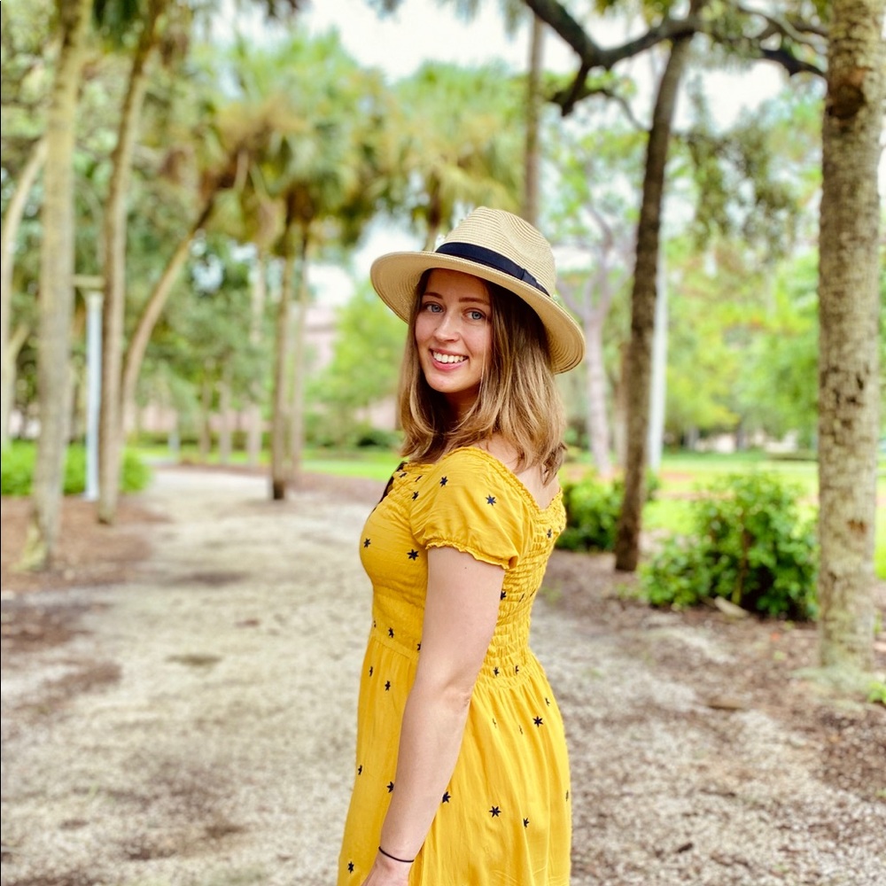 Meet your Posher, Nadya